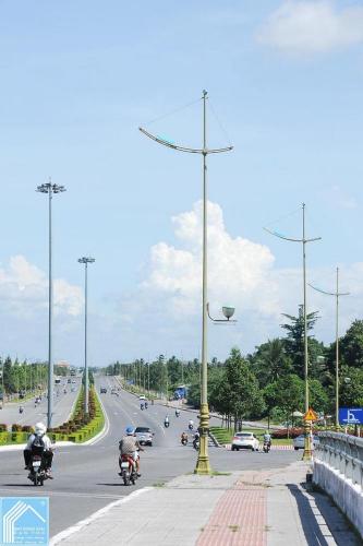 Nền đường Võ Văn Kiệt gần sân bay Cần Thơ 